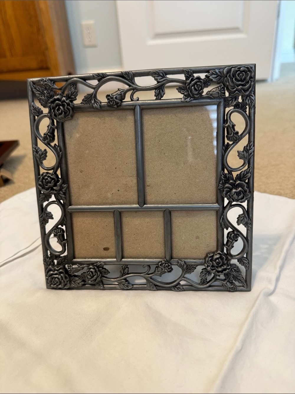 Two photo frames - Picture 3 of 12